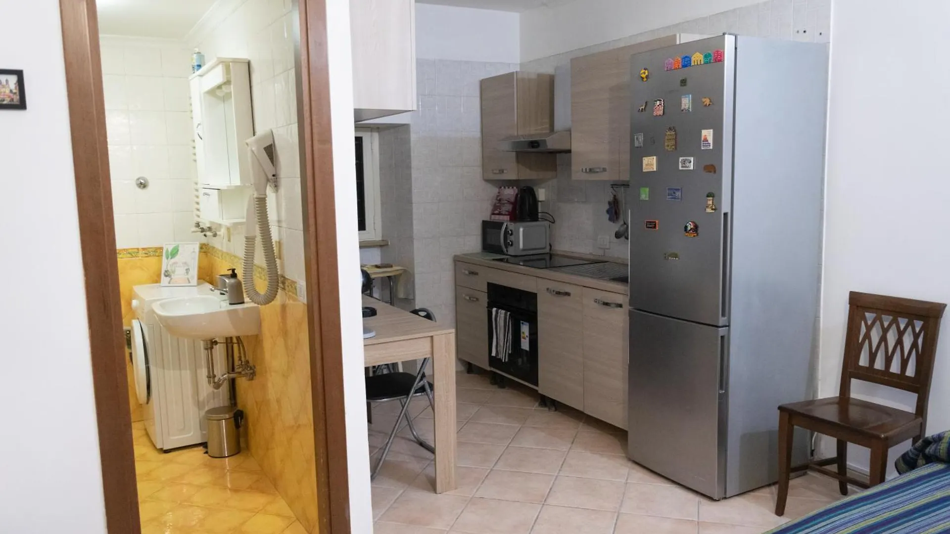 Apartment Casa Di Roberto - Metro E Servizi A Due Passi! Rome